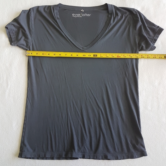EVER/AFTER v-neck t-shirt - Picture 8 of 9